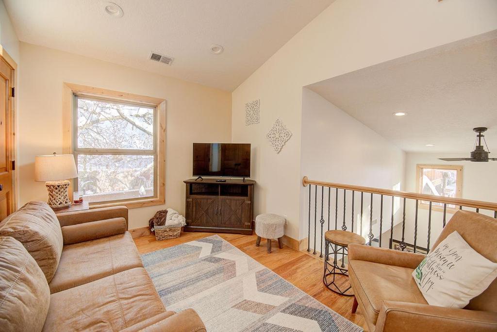 Engen Hus Bed And Breakfast Cottonwood Heights エクステリア 写真